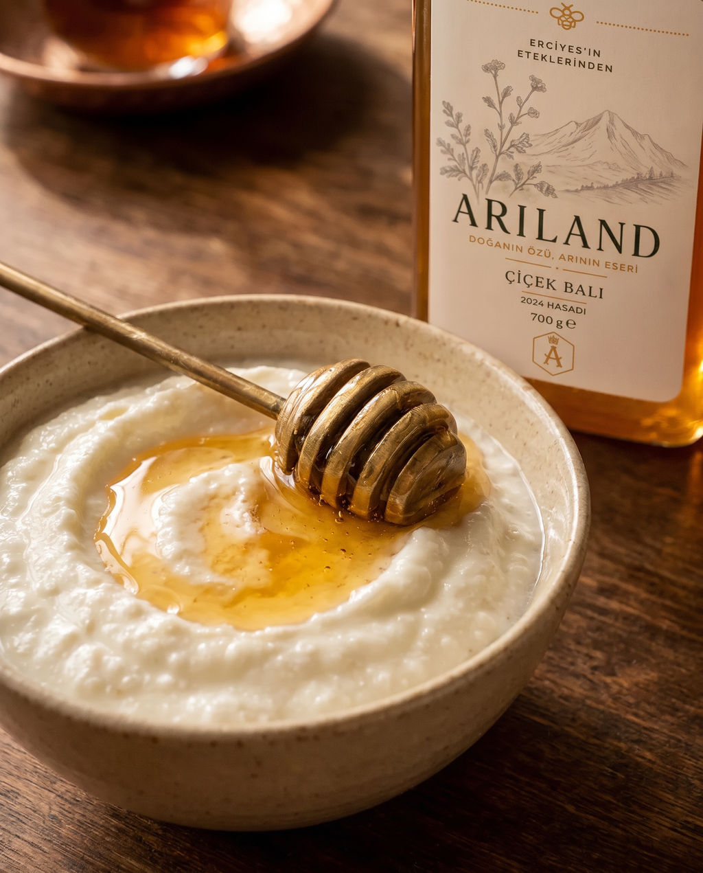 Arıland süzme bal etiket yakın çekim